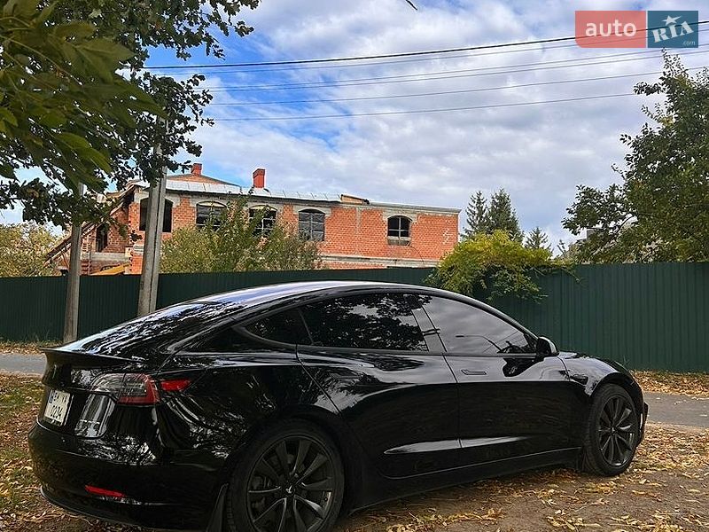 Седан Tesla Model 3 2018 в Сумах