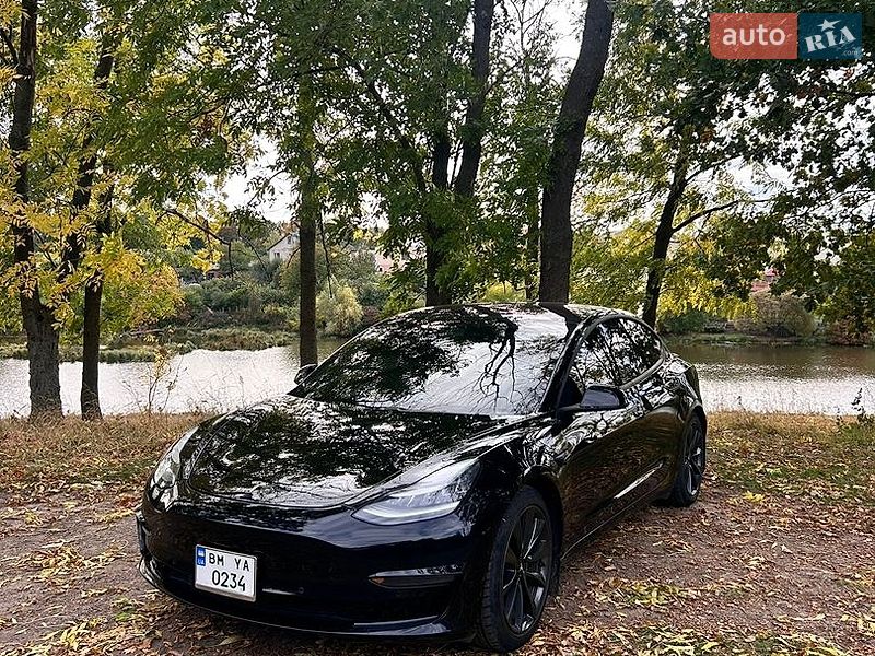 Седан Tesla Model 3 2018 в Сумах