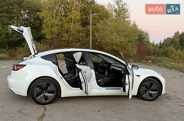 Седан Tesla Model 3 2019 в Трускавце