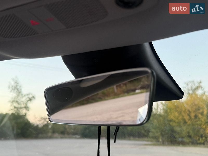 Седан Tesla Model 3 2019 в Трускавце