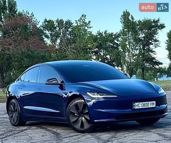 Седан Tesla Model 3 2025 в Днепре