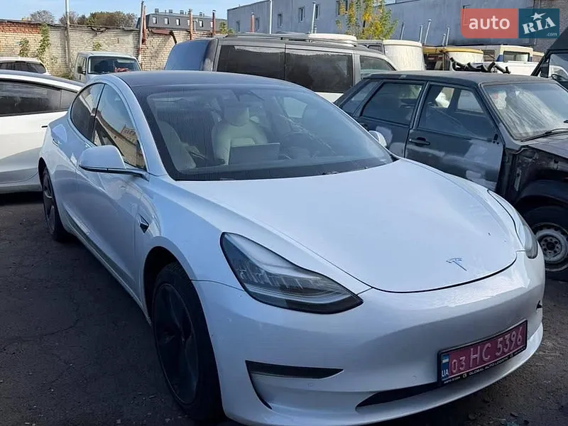 Tesla Model 3 2020