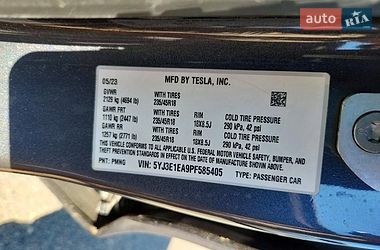 Седан Tesla Model 3 2023 в Черновцах