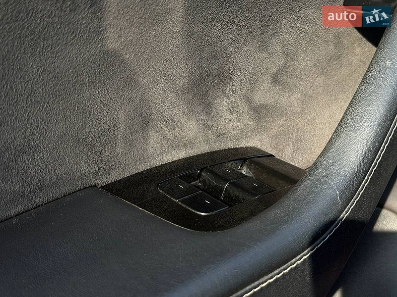 Седан Tesla Model 3 2018 в Львові