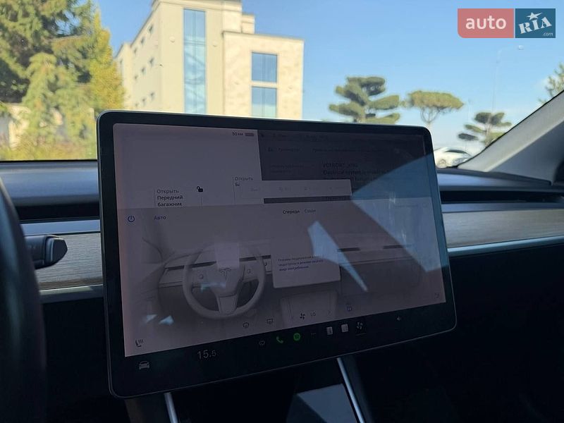 Седан Tesla Model 3 2018 в Львові