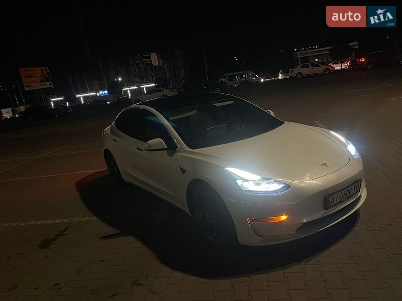 Tesla Model 3 2021
