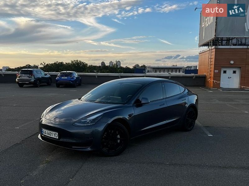 Tesla Model 3 2021