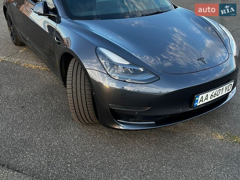 Седан Tesla Model 3 2021 в Києві