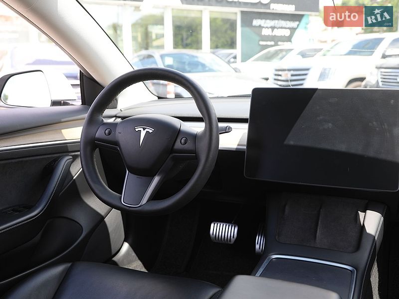 Седан Tesla Model 3 2021 в Харкові