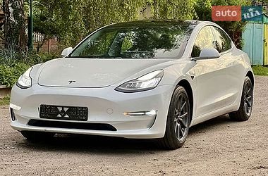 Седан Tesla Model 3 2020 в Тернополі