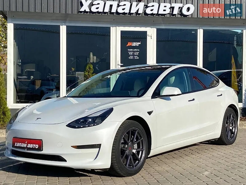 Tesla Model 3 2021