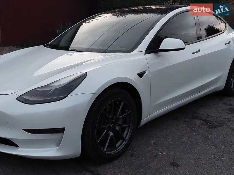 Tesla Model 3 2020