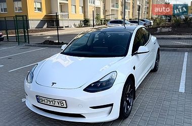 Седан Tesla Model 3 2023 в Одессе