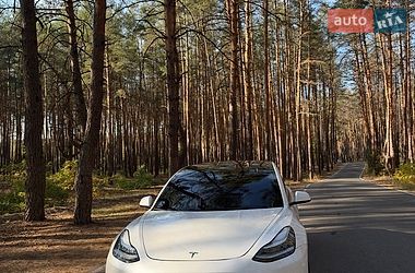 Седан Tesla Model 3 2020 в Полтаві