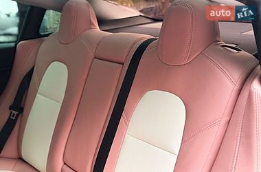 Седан Tesla Model 3 2021 в Киеве