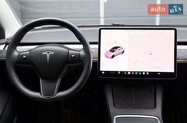 Седан Tesla Model 3 2021 в Киеве