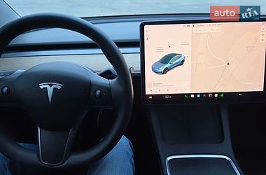 Седан Tesla Model 3 2021 в Ужгороді