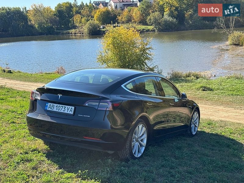 Седан Tesla Model 3 2020 в Виннице