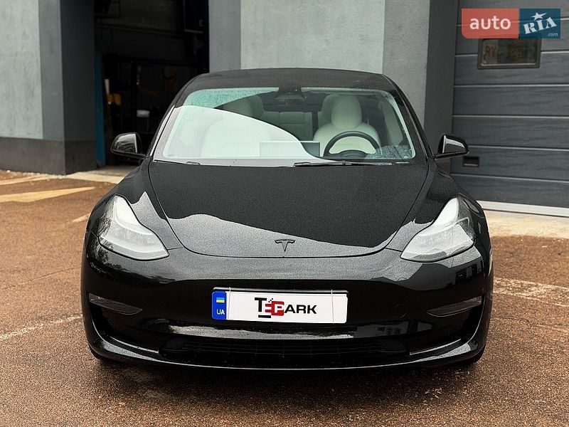 Седан Tesla Model 3 2022 в Києві