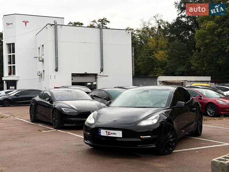 Седан Tesla Model 3 2022 в Києві