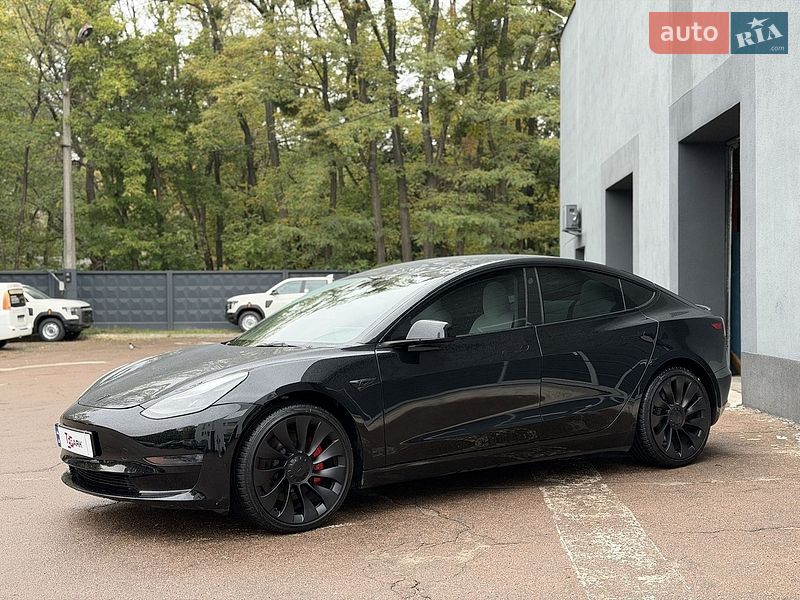 Седан Tesla Model 3 2022 в Києві