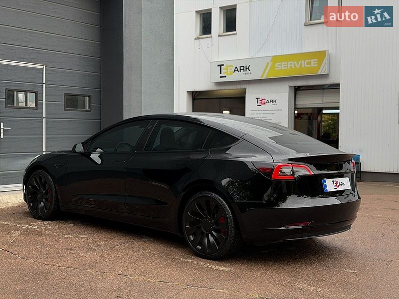 Седан Tesla Model 3 2022 в Києві