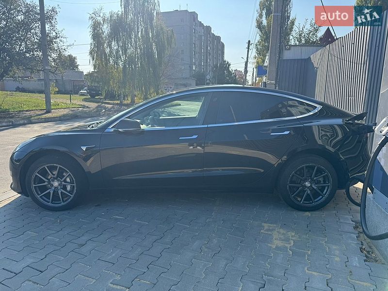 Седан Tesla Model 3 2018 в Харькове