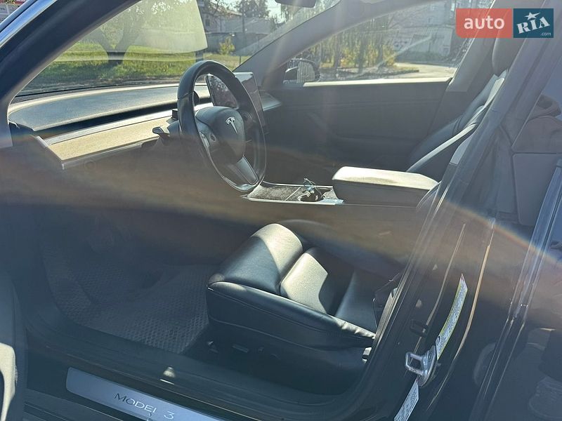 Седан Tesla Model 3 2018 в Харькове