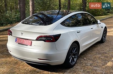 Седан Tesla Model 3 2022 в Новояворовске