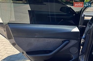 Седан Tesla Model 3 2023 в Золочеві