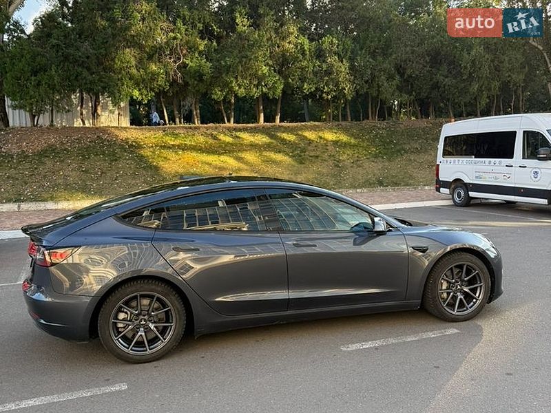 Седан Tesla Model 3 2021 в Одесі