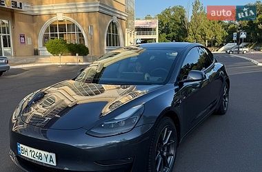 Седан Tesla Model 3 2021 в Одесі