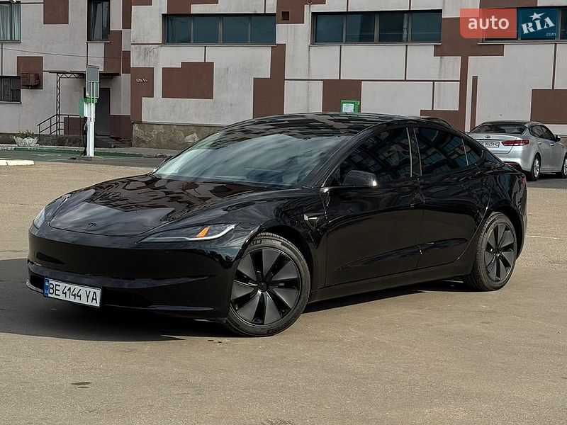 Седан Tesla Model 3 2025 в Миколаєві