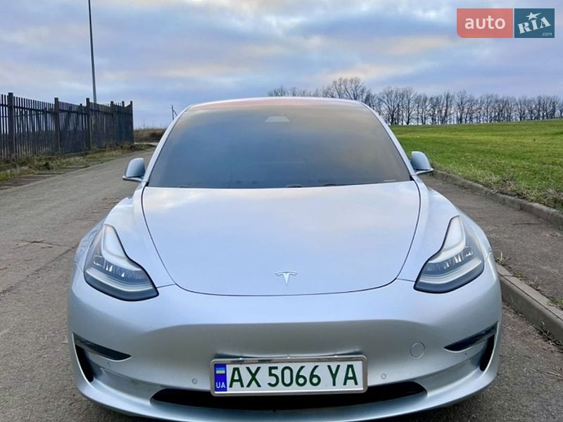 Седан Tesla Model 3 2018 в Ивано-Франковске