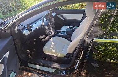Седан Tesla Model 3 2019 в Львові