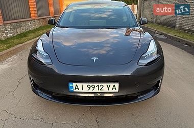 Седан Tesla Model 3 2022 в Львове