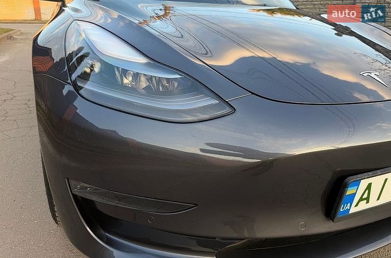Седан Tesla Model 3 2022 в Львове