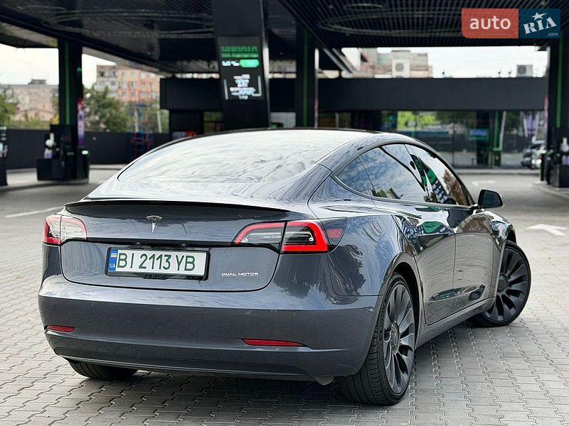Седан Tesla Model 3 2022 в Кривому Розі