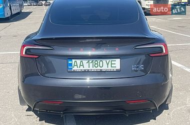 Седан Tesla Model 3 2024 в Києві