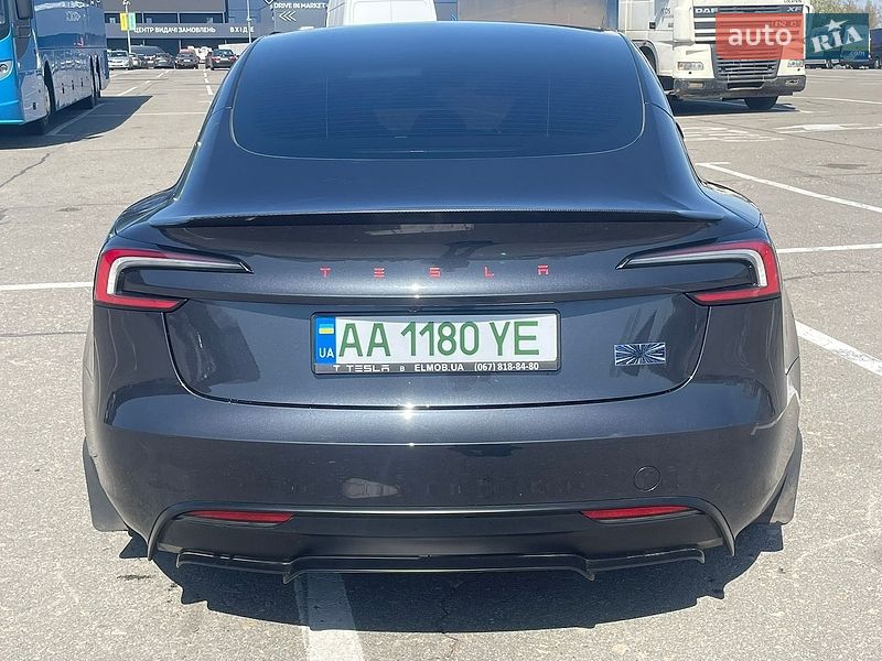 Седан Tesla Model 3 2024 в Києві