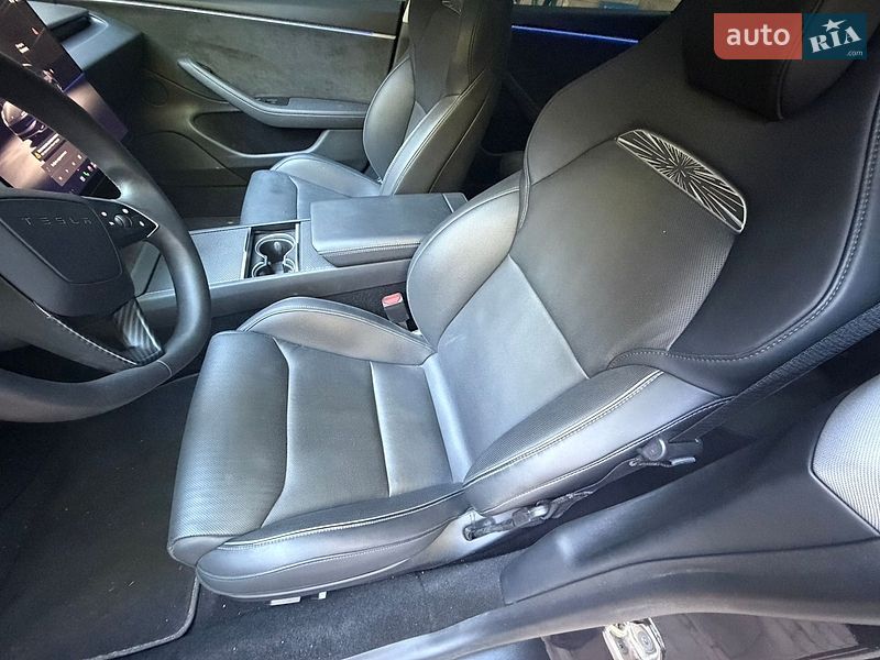 Седан Tesla Model 3 2024 в Києві