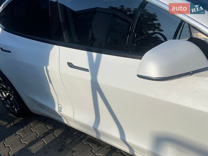 Седан Tesla Model 3 2018 в Луцьку
