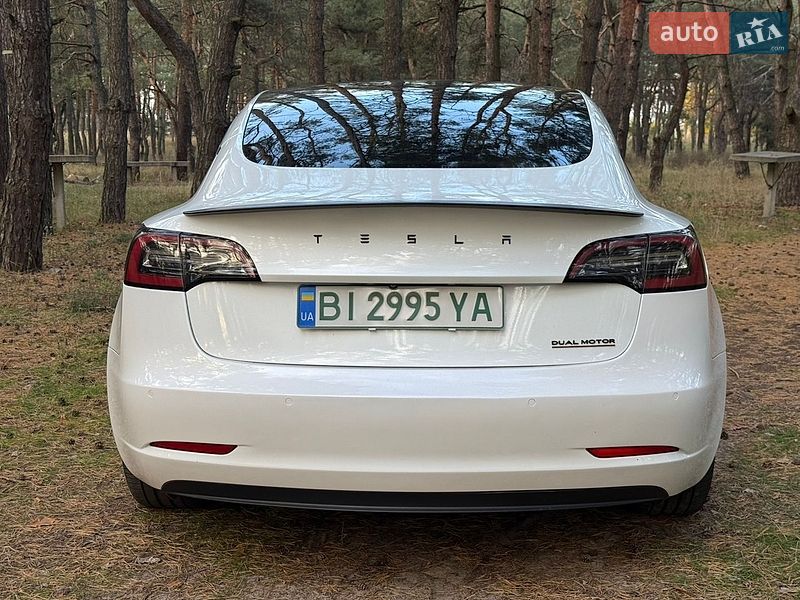 Седан Tesla Model 3 2020 в Кременчуге