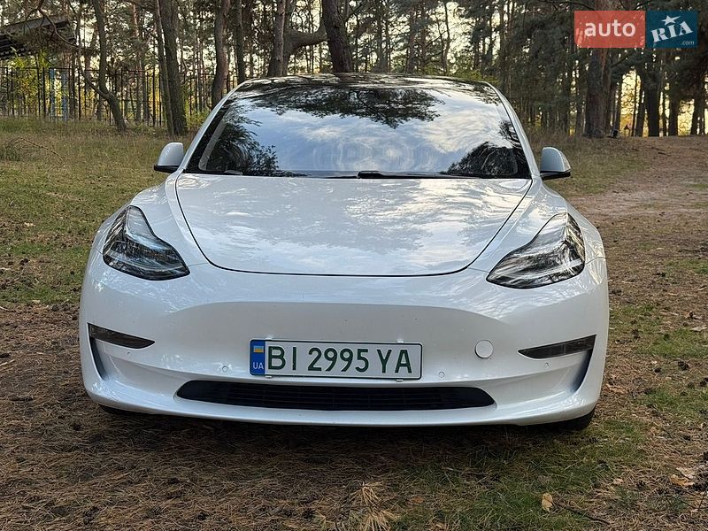Седан Tesla Model 3 2020 в Кременчуге