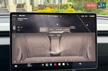 Седан Tesla Model 3 2025 в Стрию