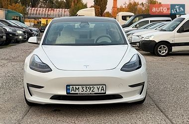 Седан Tesla Model 3 2023 в Житомире