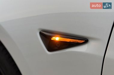 Седан Tesla Model 3 2023 в Житомире
