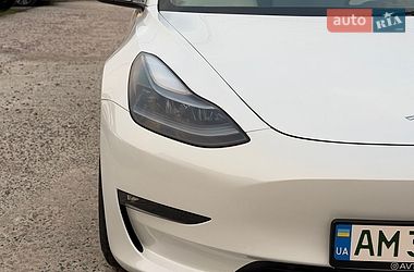 Седан Tesla Model 3 2023 в Житомире