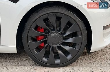 Седан Tesla Model 3 2023 в Житомире