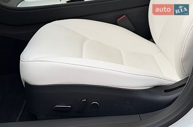 Седан Tesla Model 3 2023 в Житомире